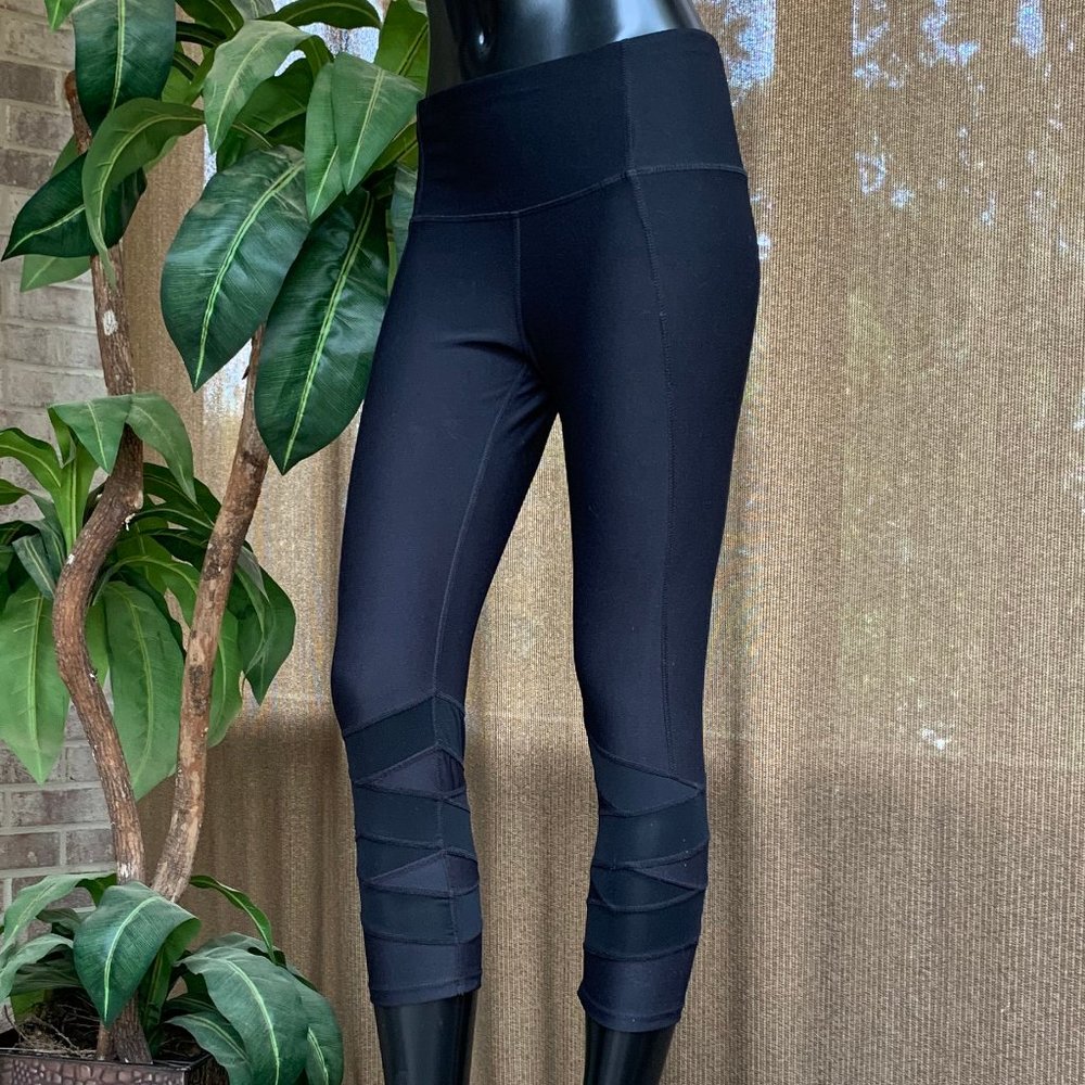 Apana Cropped Athletic Tights